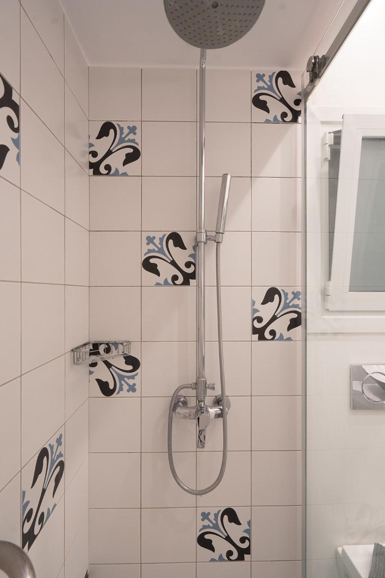 Vibrant & Cozy Apt In Афины Экстерьер фото
