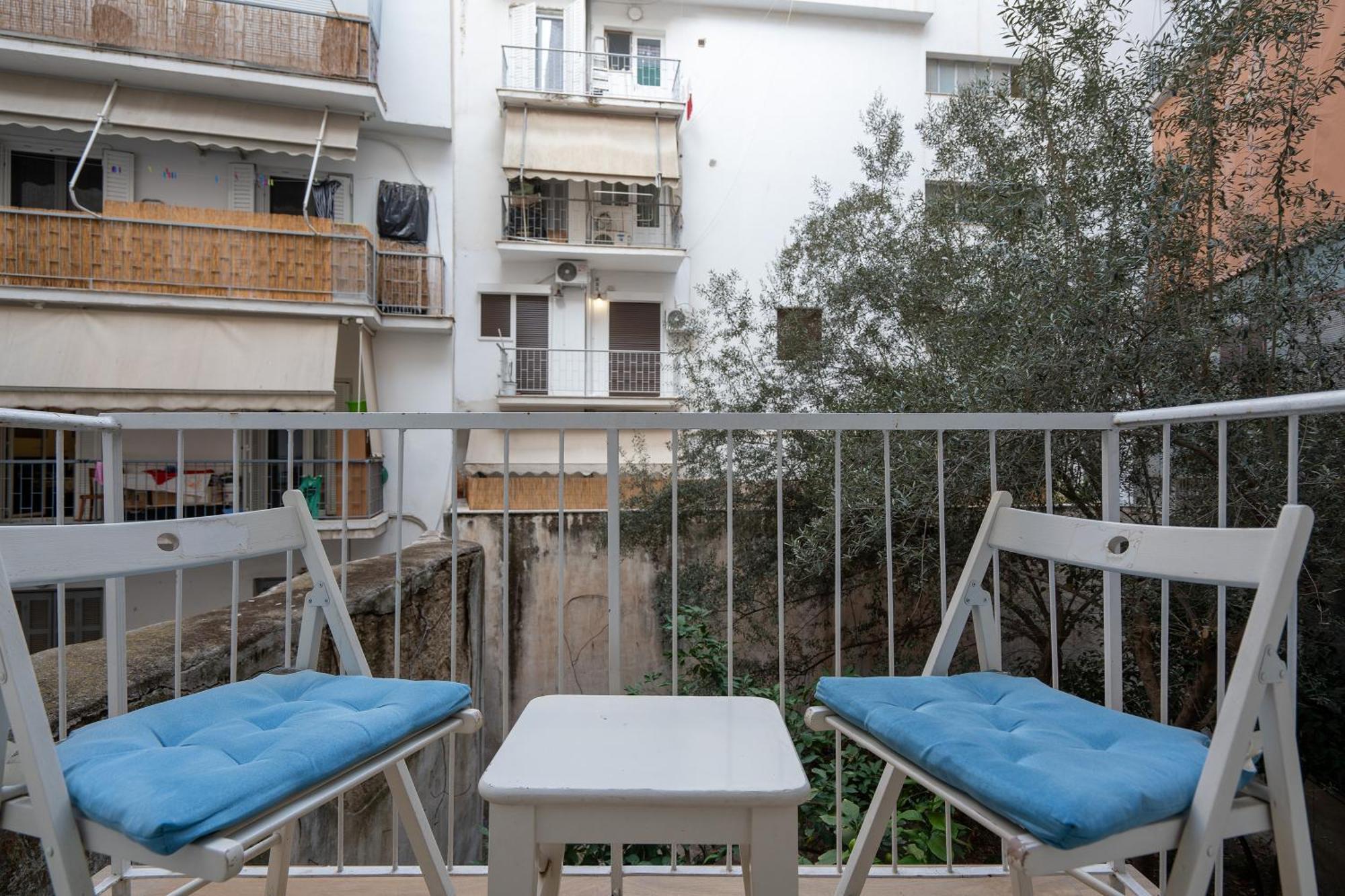 Vibrant & Cozy Apt In Афины Экстерьер фото